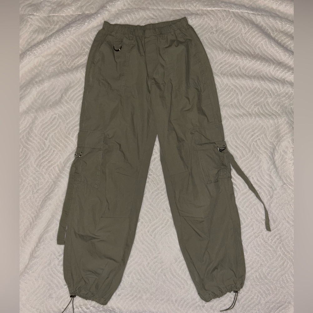 PacSun Women’s Olive Cargo Pants